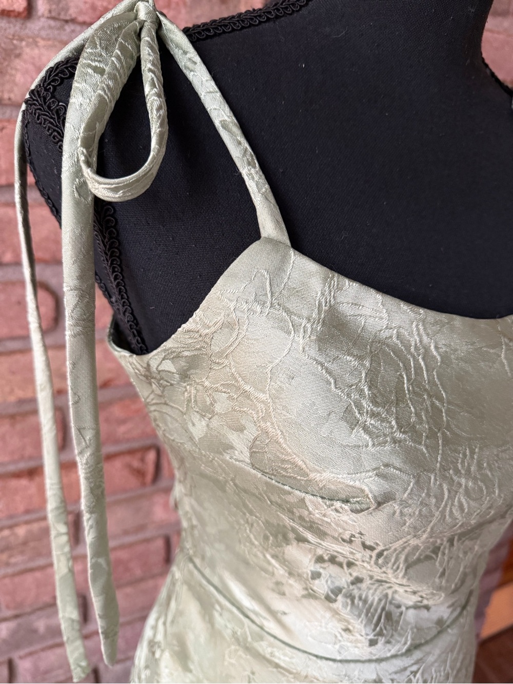 Elegant Sage Green Lace Evening Dress - Picture 3 of 13